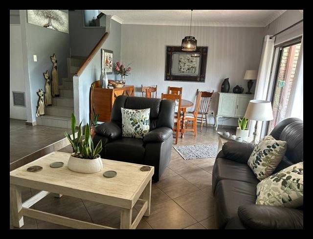 2 BEDROOM CLUSTER FOR SALE IN FREEWAY PARK